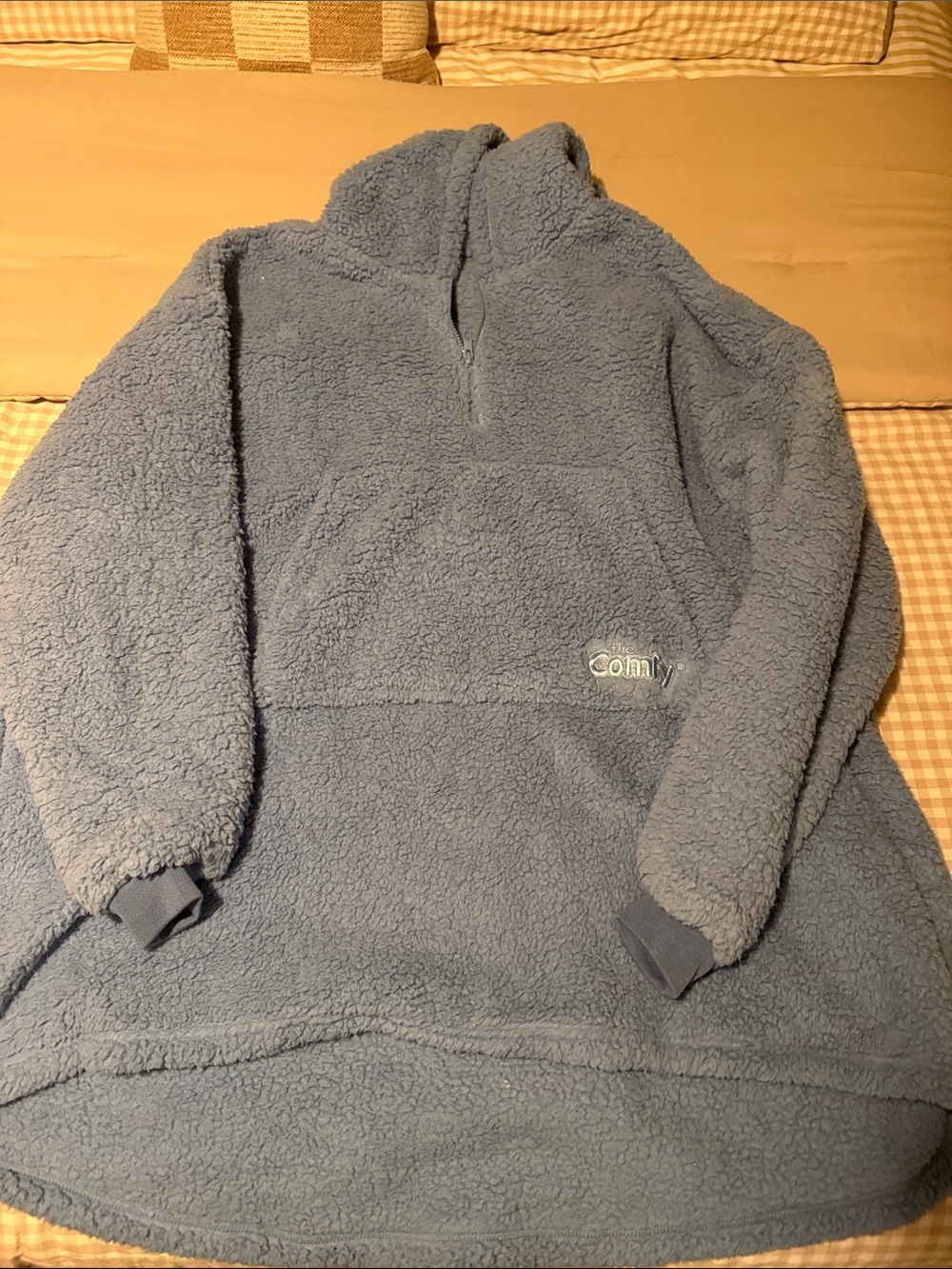 The Comfy wearable blanket